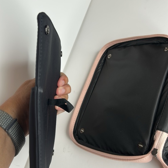 AWAY Cosmetic Bag - Picture 9 of 14